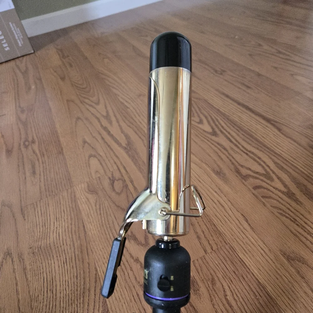 Hot Tools Signature Series Gold Curling Iron Wand 1.25